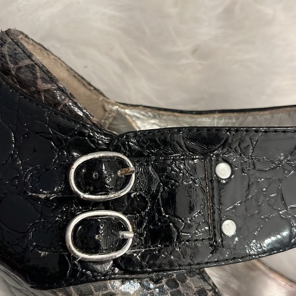 Womens’s Faux Snakeskin Size 9 Heel - Picture 6 of 8